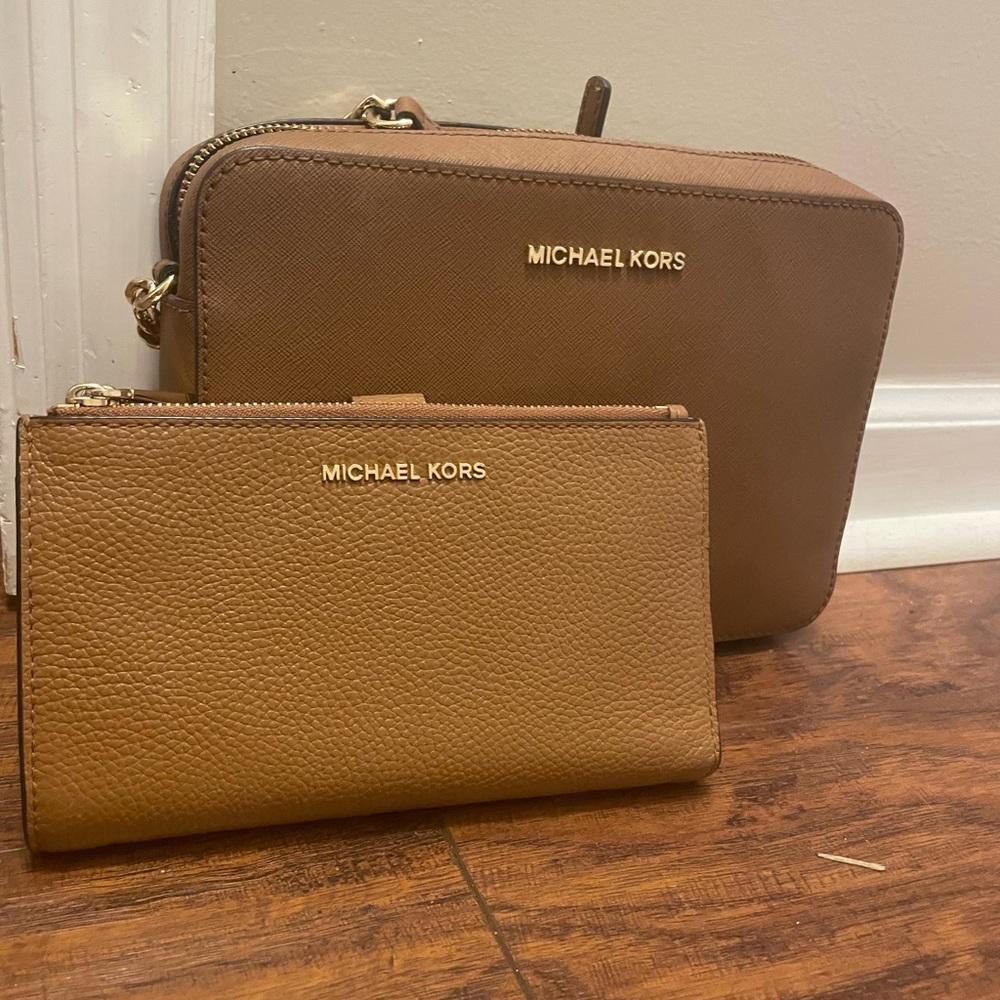 Michael kors jet setter set and wallet